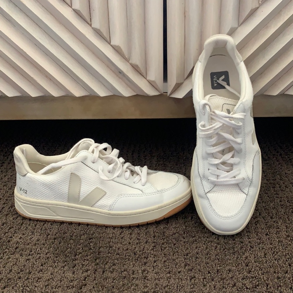 Veja sneaker size 9